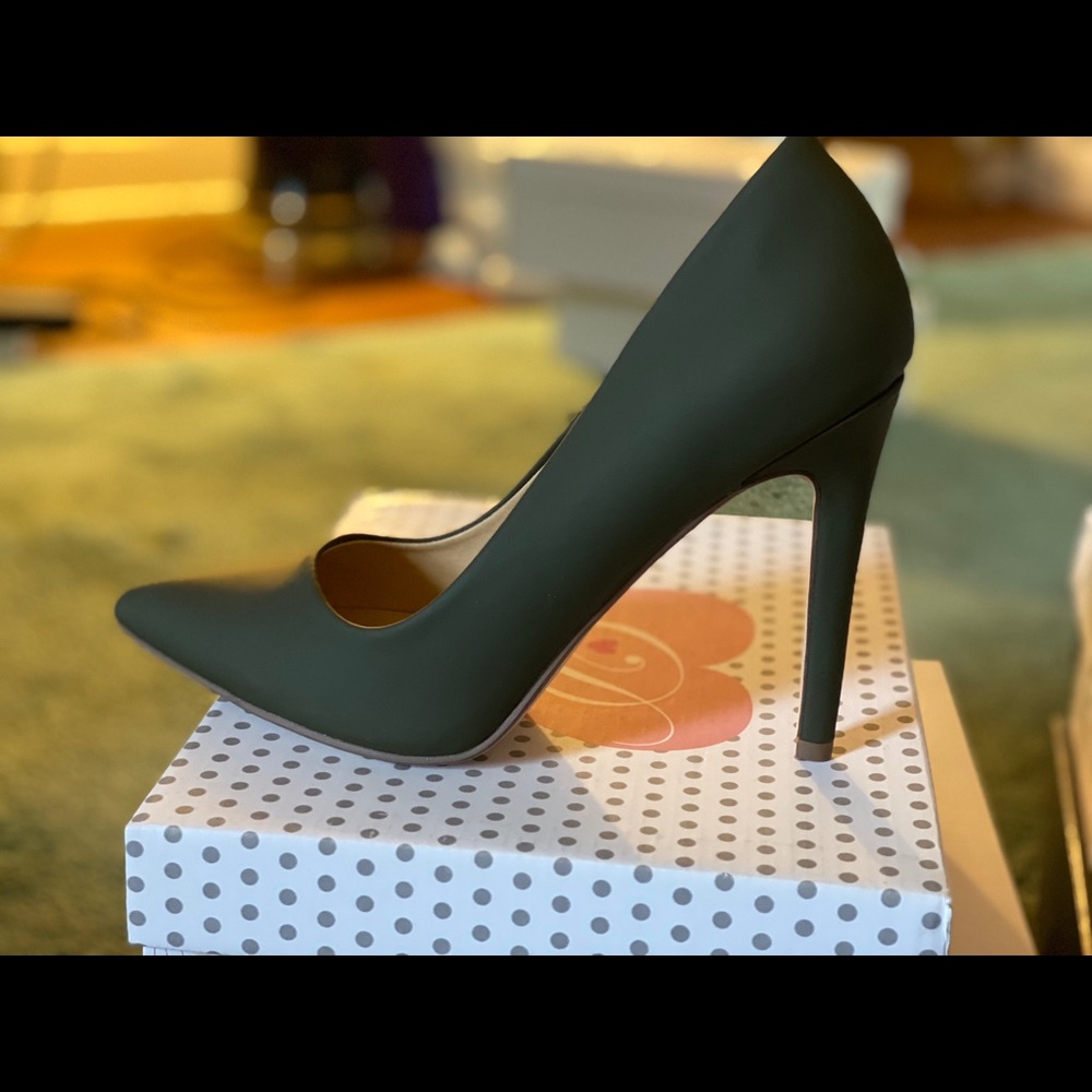 Shoes - Picture 2 of 3